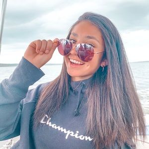 Meet your Posher, Nicole